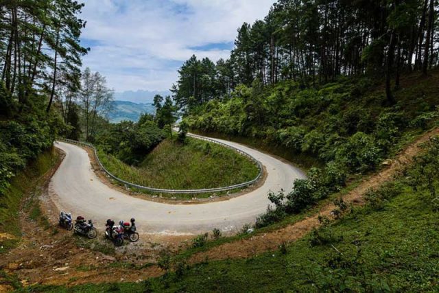 Đồi thông yên minh đường lên cột cờ lũng cú