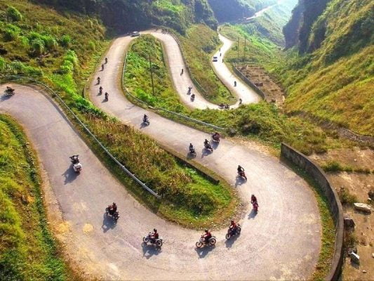 Khám phá cung đường đèo Mã Pí Lèng, cung đường uốn lượn hiểm trở