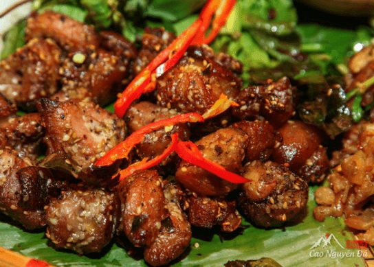 Cách làm Thịt Lợn nướng Mác Khén Hạt Dổi Rừng Thơm Ngon