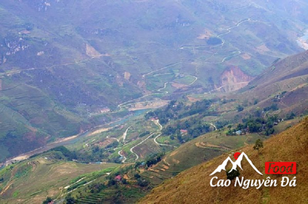 Cửa khẩu Săm Pun Hà Giang trải nghiệm sự hùng vĩ tuyệt đẹp