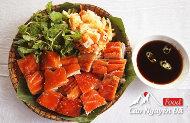Lợn Cắp nách món ăn ngon hấp dẫn của núi rừng Tây Bắc