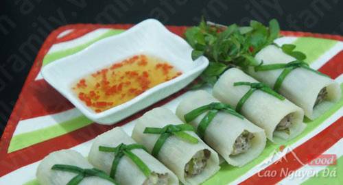 Cách làm măng cuốn thịt lợn hấp thơm ngon tại Hà Giang