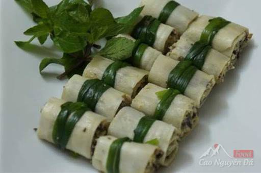 Cách làm măng cuốn thịt lợn hấp thơm ngon tại Hà Giang