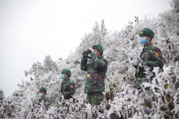 Khám Phá Đồng Văn-Mèo Vạc Hà Giang mùa Băng Giá và Mưa Tuyết