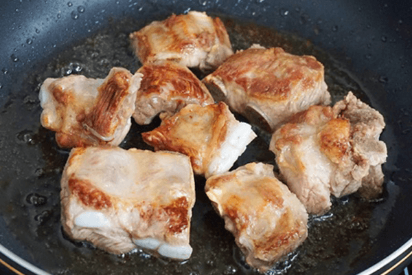 Cách làm sườn xào chua ngọt