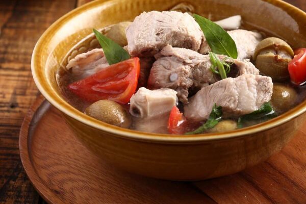 Canh sườn nấu sấu món ăn thanh mát bổ dưỡng cho những ngày hè