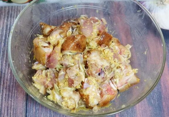 Cách làm chân giò nấu giả cày thơm ngon cho bữa cơm ngon tuyệt