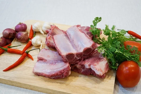Canh sườn nấu sấu món ăn thanh mát bổ dưỡng cho những ngày hè