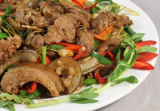 Cách làm thịt lợn xào xả ớt cay ngon đậm đà cho bữa cơm gia đình
