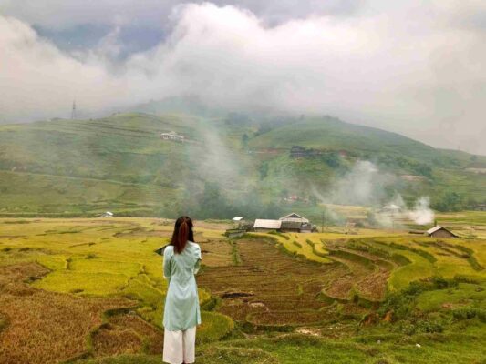 Trải nghiệm tour du lịch online cùng với cô gái dân tộc giáy tại Sapa. Hướng giáy sa pa