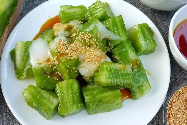 Cách làm bánh đúc lá dứa ngọt thơm ngon dai giòn chuẩn vị
