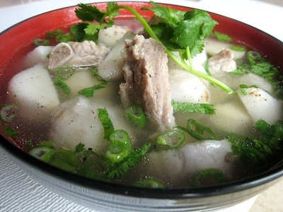 Cách nấu canh khoai sọ hầm xương thơm ngon bổ dưỡng