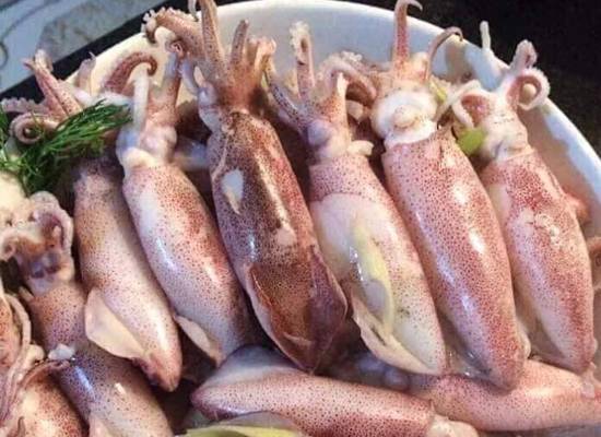 Cách làm mực hấp sả gừng thơm giòn ngon ngọt tự nhiên