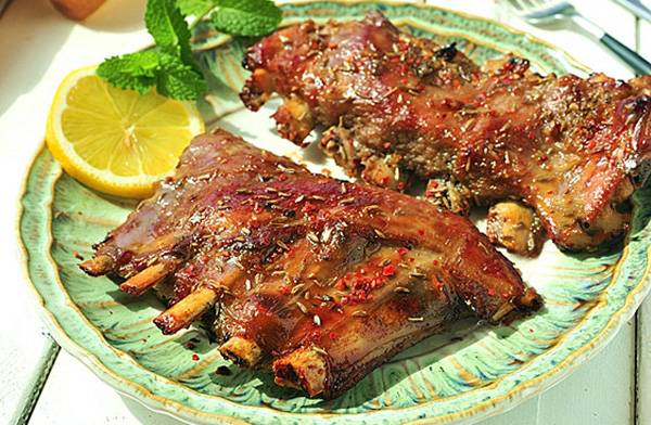 Cách làm sườn nướng mác khén và Giá trị dinh dưỡng của sườn non